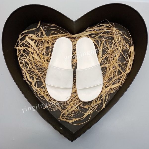 2022 dress shoes women slippers fahsion summer girls beach slides black white red animal prints flip flops floral brocade sandals size35-46
2022 dress shoes women slippers fahsion summer girls beach slides black white red animal prints flip flops floral brocade sandals size35-46