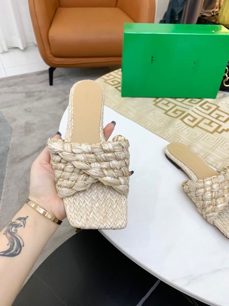 flat slippers designer beach slide sandals men women slipper indoor sandal outdoor shoes rubber summer slides with box dust bag platform cas, Black
flat slippers designer beach slide sandals men women slipper indoor sandal outdoor shoes rubber summer slides with box dust bag platform cas, Black