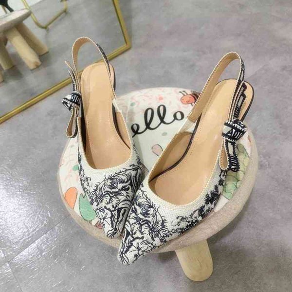 sandals spring star d family butterfly pointed shallow mouth high heels with cat heel embroidered sandals women, Black
sandals spring star d family butterfly pointed shallow mouth high heels with cat heel embroidered sandals women, Black