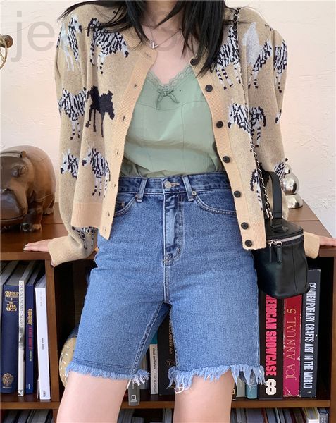 women's knits & tees designer korea 21 autumn and winter new age reduced round neck single breasted animal jacquard loose long sleeved, White
women's knits & tees designer korea 21 autumn and winter new age reduced round neck single breasted animal jacquard loose long sleeved, White