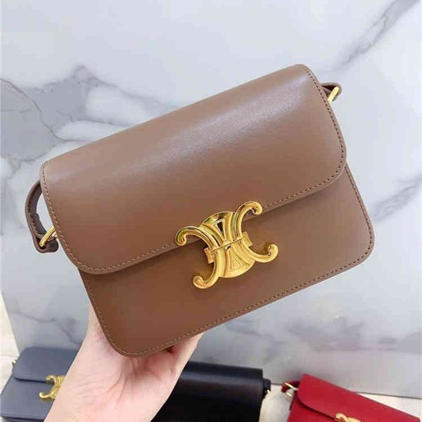 factory direct sales of new luxury brand bags wholesale triumphal arch box beancurd small square single shoulder slant leather women's
factory direct sales of new luxury brand bags wholesale triumphal arch box beancurd small square single shoulder slant leather women's