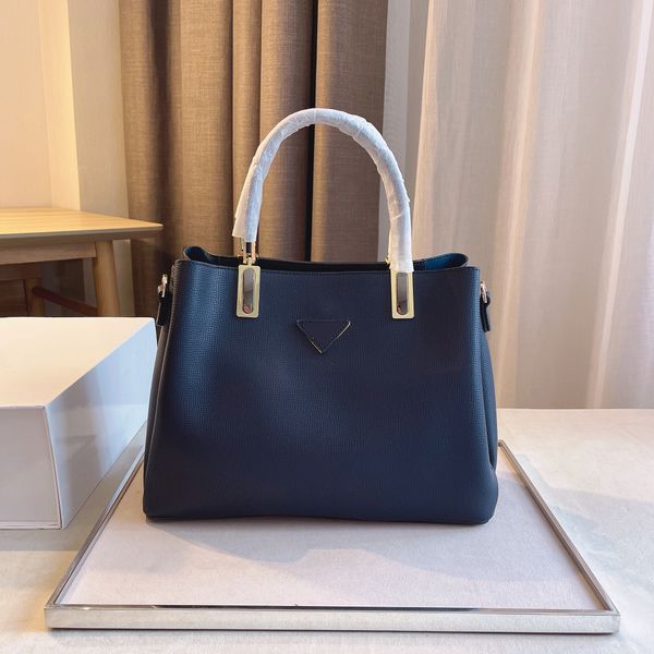 designers bags luxurys woman handbags single shoulder bags solid color women messenger bag temperament versatile wallet litchi pattern small
designers bags luxurys woman handbags single shoulder bags solid color women messenger bag temperament versatile wallet litchi pattern small