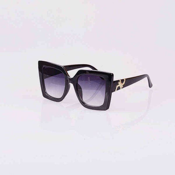 2022 super new trend polarized sunglasses fashion urban men's and women's color changing hip-hop glasses sgux, White;black
2022 super new trend polarized sunglasses fashion urban men's and women's color changing hip-hop glasses sgux, White;black