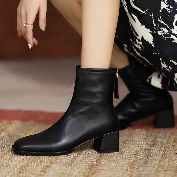 boots autumn thick heel square head back zipper short boots fashion korean cowhide comfortable commuting temperament u911, Black
boots autumn thick heel square head back zipper short boots fashion korean cowhide comfortable commuting temperament u911, Black