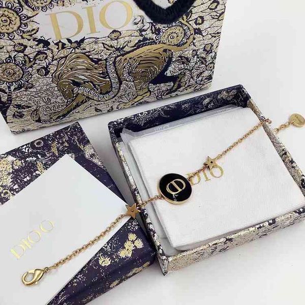 fine jewellery necklace, new letter, bracelet, tiktok, red circle, glue, stud, and earring., Black
fine jewellery necklace, new letter, bracelet, tiktok, red circle, glue, stud, and earring., Black