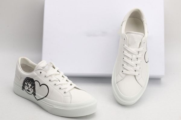 hand-painted small white shoes printed elastic band gv italian retro leather wild casual men's and women's shoes sneakers, Black
hand-painted small white shoes printed elastic band gv italian retro leather wild casual men's and women's shoes sneakers, Black