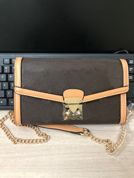 s classic luxury bag design handbags high capacity designer bags large-capacity pu women fashion gradient printing letter duffel baggg'
s classic luxury bag design handbags high capacity designer bags large-capacity pu women fashion gradient printing letter duffel baggg'