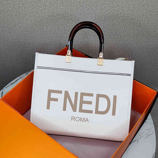 2022 luxury bags leul large capacity handbag autumn women's simple and versatile tote bag
2022 luxury bags leul large capacity handbag autumn women's simple and versatile tote bag
