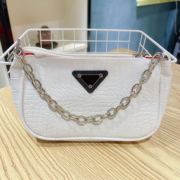 2022 ladies messenger bag one shoulder men's nylon handbag selling girl hobo wallet
2022 ladies messenger bag one shoulder men's nylon handbag selling girl hobo wallet