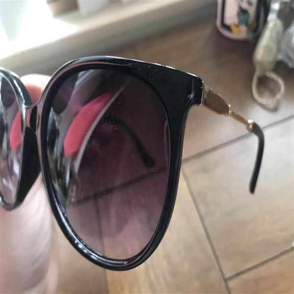 1719 designer brand eyeglasses outdoor shades pc frame fashion classic lady luxury sunglasses mirrors for women276x, White;black
1719 designer brand eyeglasses outdoor shades pc frame fashion classic lady luxury sunglasses mirrors for women276x, White;black