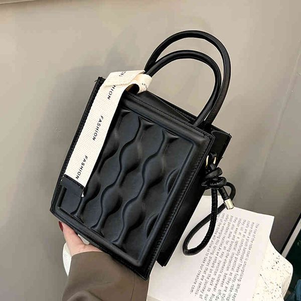 fashion luxury bag wholesale imprsion popular color msenger small women's 2022 new one shoulder
fashion luxury bag wholesale imprsion popular color msenger small women's 2022 new one shoulder