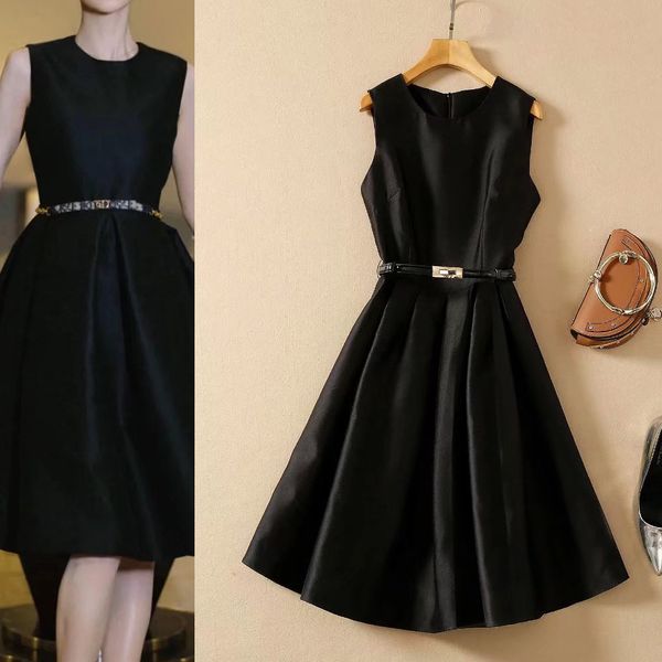 (work dresses european station 2022 summer fashion womens wear new round neck waist trimming sleeveless elegant hepburn style a- line dress, White;black
(work dresses european station 2022 summer fashion womens wear new round neck waist trimming sleeveless elegant hepburn style a- line dress, White;black