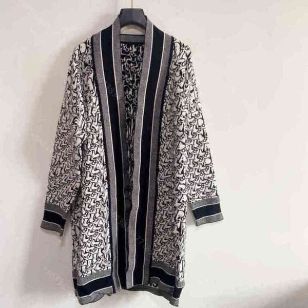 2021ss designer clothes women brand wool knit nightgown pajama coat logo letter jacquard long coat bathrobe belt, Tan;black
2021ss designer clothes women brand wool knit nightgown pajama coat logo letter jacquard long coat bathrobe belt, Tan;black