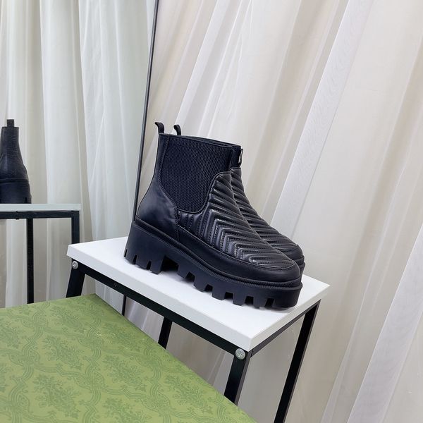 2022 new fashion luxury short boots women's electric embroidered short boots leather 4.5cm heel high martin boots embossed letters 35-4, Black
2022 new fashion luxury short boots women's electric embroidered short boots leather 4.5cm heel high martin boots embossed letters 35-4, Black