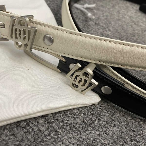 2022 famous brand korean lc leather belt women's versatile simple style single circle fashion metal buckle classic luxury designer elli, Black;brown
2022 famous brand korean lc leather belt women's versatile simple style single circle fashion metal buckle classic luxury designer elli, Black;brown