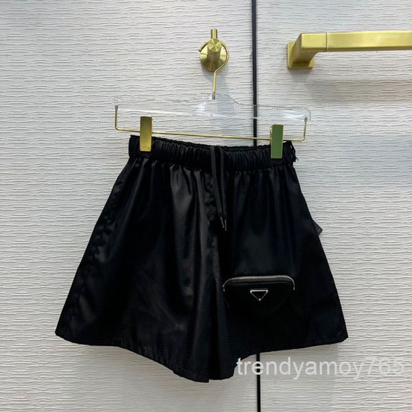women's shorts triangle sports shorts casual solid color high waist elastic nylon straight pants summer highland, White;black
women's shorts triangle sports shorts casual solid color high waist elastic nylon straight pants summer highland, White;black
