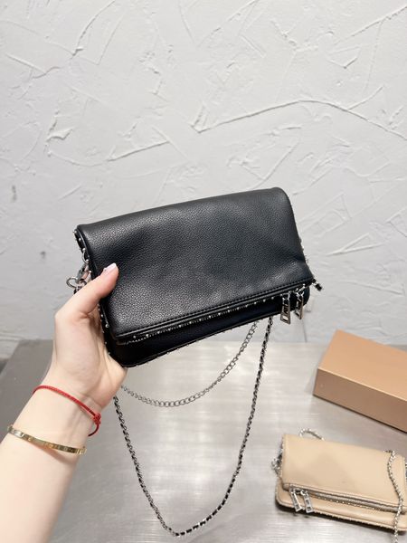 2022 new high-quality rivet leather shoulder bag luxury fashion brand designer offers a variety of colors chains beads
2022 new high-quality rivet leather shoulder bag luxury fashion brand designer offers a variety of colors chains beads