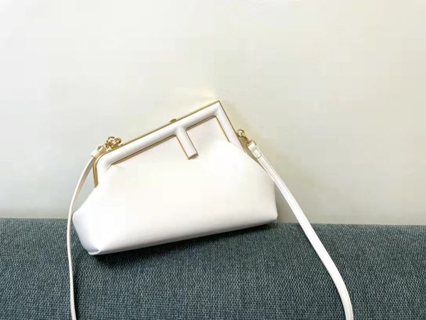 ladies bag high-end custom quality single shoulder crossbody bag fashion leisure and entertainment genuine leathe 5465455
ladies bag high-end custom quality single shoulder crossbody bag fashion leisure and entertainment genuine leathe 5465455