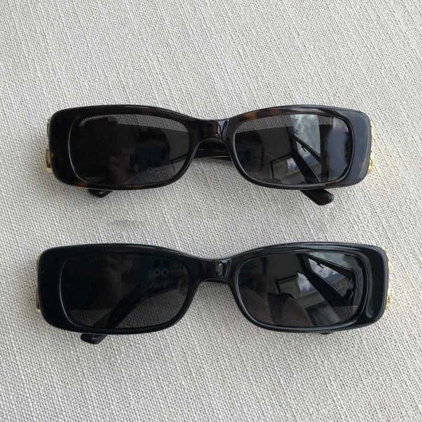 luxury rectangle women sunglasses fashion womens brand deisnger full frame uv400 lens summer style big square come with case, White;black
luxury rectangle women sunglasses fashion womens brand deisnger full frame uv400 lens summer style big square come with case, White;black
