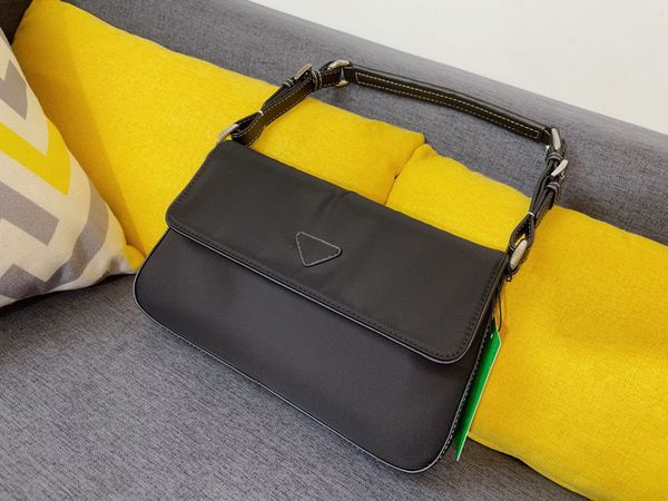 fashion women small shoulder underarm bag designer trendy black zipper leather nylon ladies vintage purse handbag casual all-match female re
fashion women small shoulder underarm bag designer trendy black zipper leather nylon ladies vintage purse handbag casual all-match female re