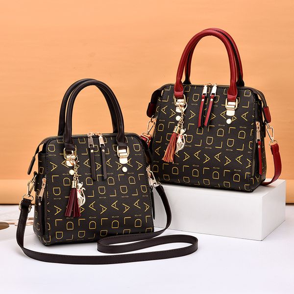 soft pu leather handbags for women luxury ladies handle bags design totes shoulder pack for female exquisite crossbody bag
soft pu leather handbags for women luxury ladies handle bags design totes shoulder pack for female exquisite crossbody bag