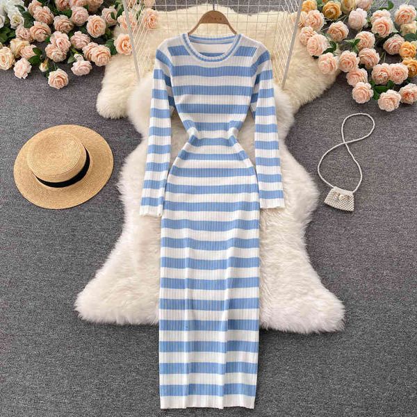 casual dresses gentle contrast color striped knitted long sleeved dress women's spring and autumn round neck is thin, bottomed, buttock, Black;gray
casual dresses gentle contrast color striped knitted long sleeved dress women's spring and autumn round neck is thin, bottomed, buttock, Black;gray