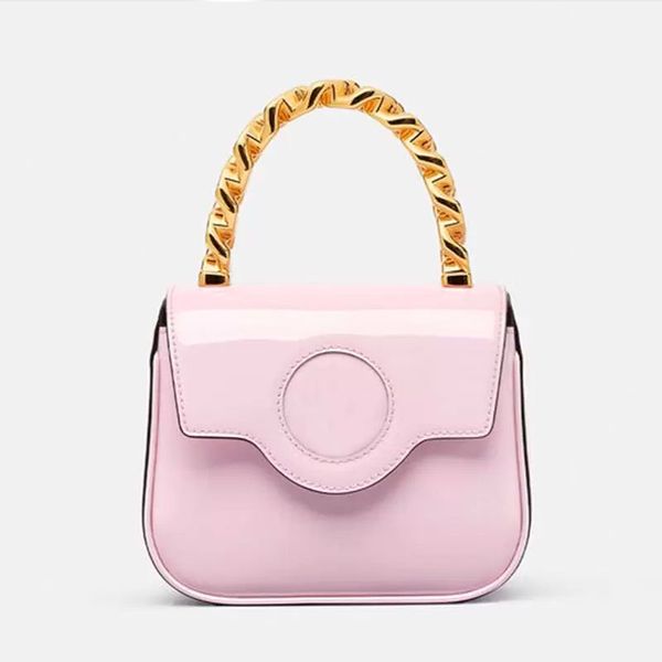 designer handbags small tote shoulder bags cowhide genuine leather chain handle gold metal head internal card slot shopping purse 230505
designer handbags small tote shoulder bags cowhide genuine leather chain handle gold metal head internal card slot shopping purse 230505