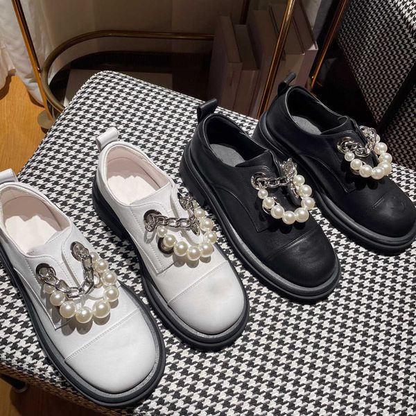 2022 spring and autumn new shoes leather wild pearl chain flat bottom mary jane shoes women's british style single tide, Black
2022 spring and autumn new shoes leather wild pearl chain flat bottom mary jane shoes women's british style single tide, Black
