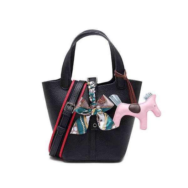 designers bags bag 2020 new leather women's bag vegetable basket layer soft cowhide litchi pattern small bucket hand
designers bags bag 2020 new leather women's bag vegetable basket layer soft cowhide litchi pattern small bucket hand