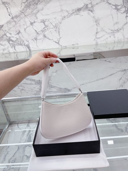 selling new autumn fashion bags women's fashion crescent leather design armpit bag designer brand luxury classic shoulder bagletter
selling new autumn fashion bags women's fashion crescent leather design armpit bag designer brand luxury classic shoulder bagletter