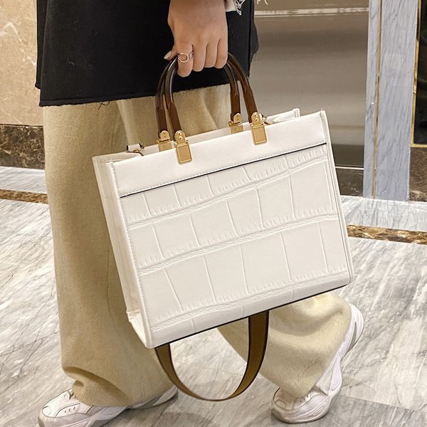 designer bags high capacity commuter women's 2022 new fashion online red one shoulder cross messenger foreign style ins tote
designer bags high capacity commuter women's 2022 new fashion online red one shoulder cross messenger foreign style ins tote