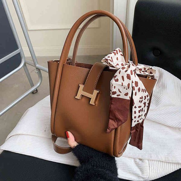 women's autumn and winter fashion bucket steamed stuffed bun mother portable oblique cross ladiesbags
women's autumn and winter fashion bucket steamed stuffed bun mother portable oblique cross ladiesbags