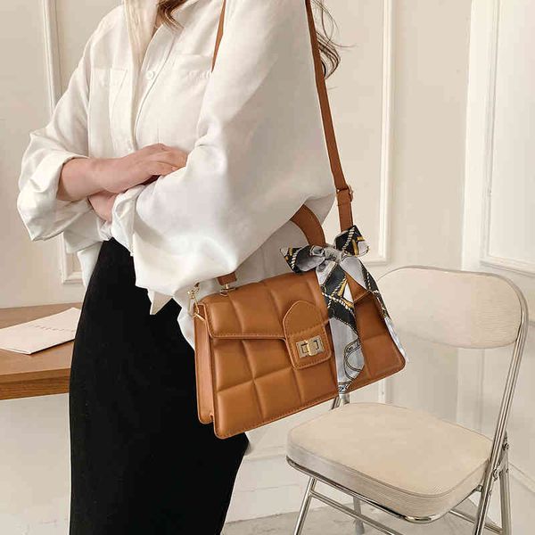 fashion women pu leather ribbon lattice flap shoulder bag with mini purse female casual composite
fashion women pu leather ribbon lattice flap shoulder bag with mini purse female casual composite