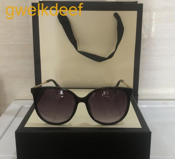 luxury digner sunglass men eyeglass outdoor shad pc frame fashion classic lady sun glass mirrors for women, White;black
luxury digner sunglass men eyeglass outdoor shad pc frame fashion classic lady sun glass mirrors for women, White;black