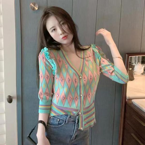 patchwork algyle striped pearl button v-neck knitted cardigan korean spring vintage elegant sweet casual woman sweater, White;black
patchwork algyle striped pearl button v-neck knitted cardigan korean spring vintage elegant sweet casual woman sweater, White;black