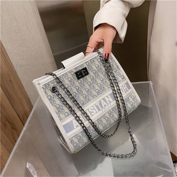 red women's new fashion sense foreign style french versatile messenger single chain purses outlet online
red women's new fashion sense foreign style french versatile messenger single chain purses outlet online