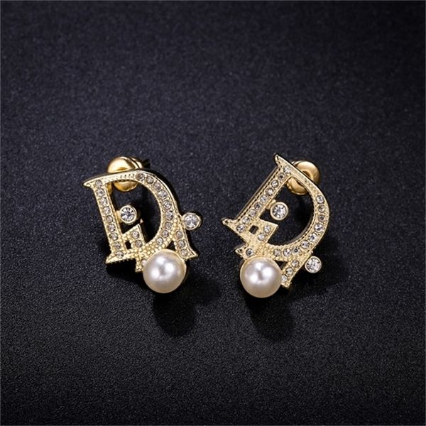 2022 20% off designer jewelry d family full diamond letter female earrings, new fashion earrings, Golden
2022 20% off designer jewelry d family full diamond letter female earrings, new fashion earrings, Golden