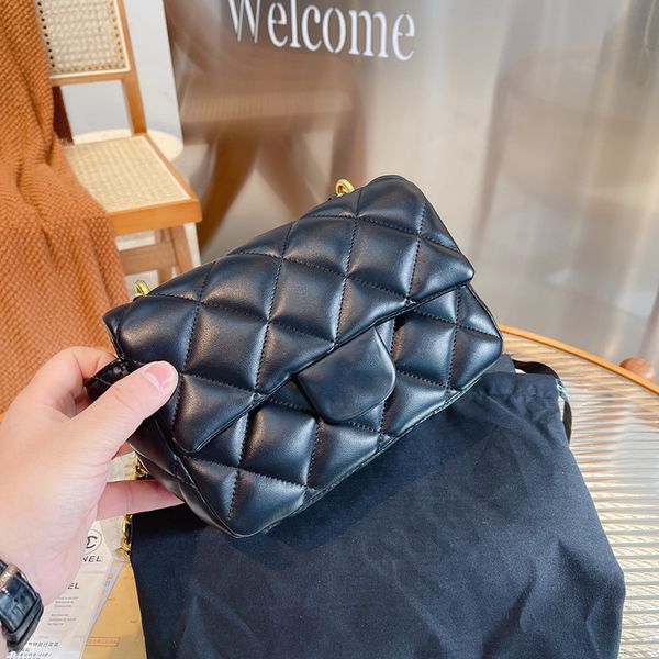 france women classic mini flap square bags thick chain cross body shoulder gold hardware matelasse purse candy fashion cosmetic designer lux
france women classic mini flap square bags thick chain cross body shoulder gold hardware matelasse purse candy fashion cosmetic designer lux