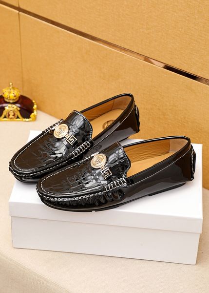 2022 men genuine leather dress shoes brogue slip on casual loafers male brand moccasins fashion business flats size 38-44, Black
2022 men genuine leather dress shoes brogue slip on casual loafers male brand moccasins fashion business flats size 38-44, Black