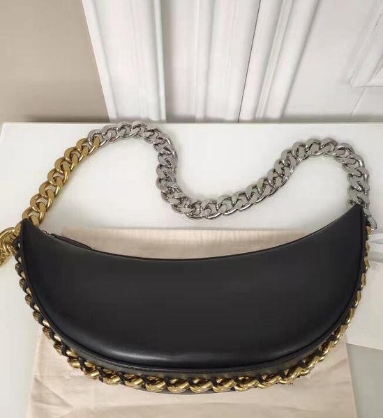 pvc with dual color big chain woman designer bag luxurious singer shoulder toe moon shape bags, Black;red
pvc with dual color big chain woman designer bag luxurious singer shoulder toe moon shape bags, Black;red