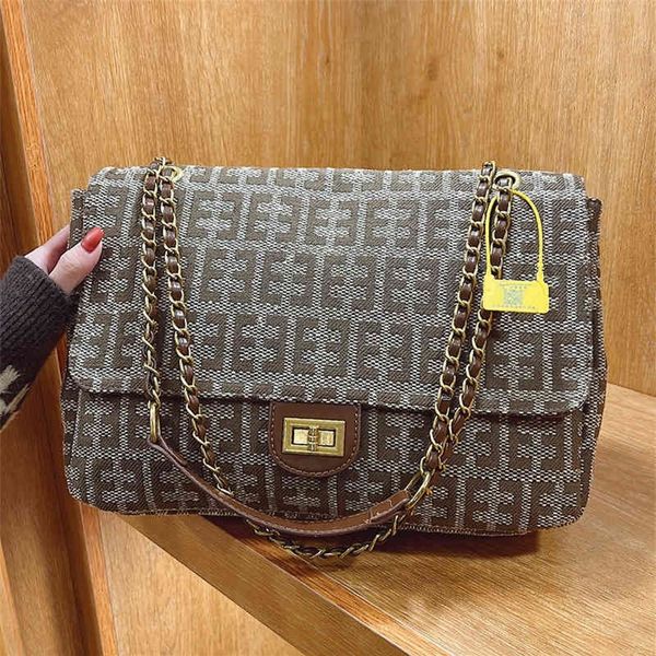 50% off online sale store fashionable texture chain versatile one shoulder messenger bag women's fashionable autumn and winter commuter
50% off online sale store fashionable texture chain versatile one shoulder messenger bag women's fashionable autumn and winter commuter
