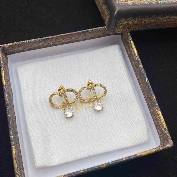 70% off jewelry classic letter full diamond earrings female star same personalized net red water drop earrings, Golden
70% off jewelry classic letter full diamond earrings female star same personalized net red water drop earrings, Golden