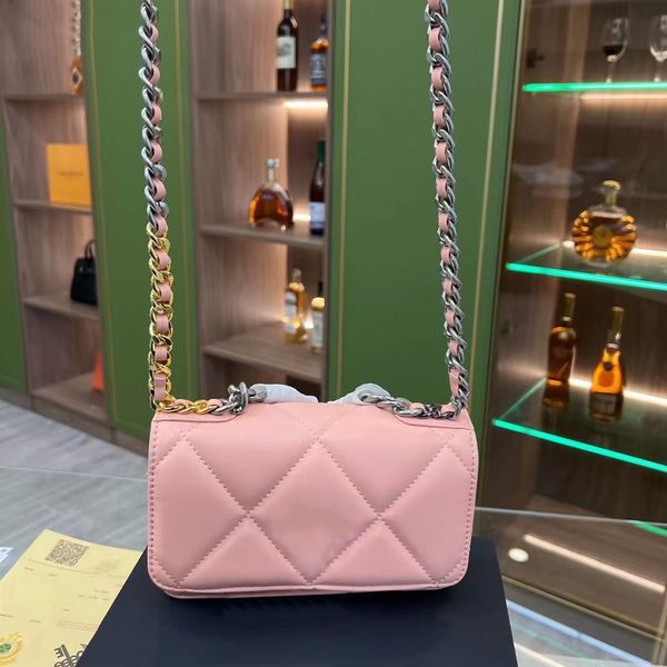 5a+ crossbody designer bags luxurious mini 20cm fashion shoulder designers women handbags lambs leather clutch with badge gold chain flap pu
5a+ crossbody designer bags luxurious mini 20cm fashion shoulder designers women handbags lambs leather clutch with badge gold chain flap pu