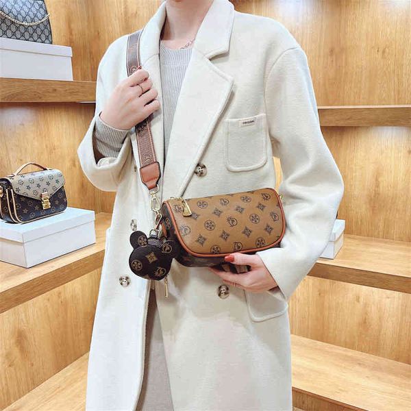 70% off small bag new winter versatile wide shoulder strap women's style sling shoulder messenger bag handbags design deals
70% off small bag new winter versatile wide shoulder strap women's style sling shoulder messenger bag handbags design deals