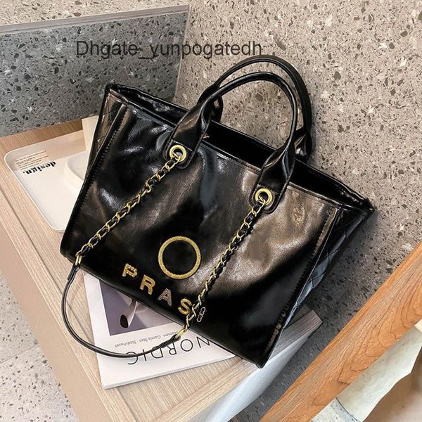 women's classic luxury handbags beach bags brand ch metal badge tote bag designer small mini evening handbag female capacity large leat, Black;red
women's classic luxury handbags beach bags brand ch metal badge tote bag designer small mini evening handbag female capacity large leat, Black;red