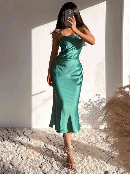 women satin texture solid color dress 2022 new ladies chain design strap midi dress l220714, Black;gray
women satin texture solid color dress 2022 new ladies chain design strap midi dress l220714, Black;gray