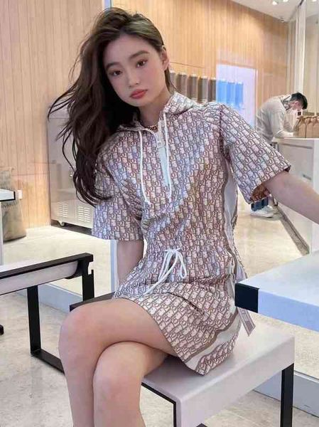 22ss summer new d home full letter jacquard hooded dress elastic waist fashion thin, Black;gray
22ss summer new d home full letter jacquard hooded dress elastic waist fashion thin, Black;gray
