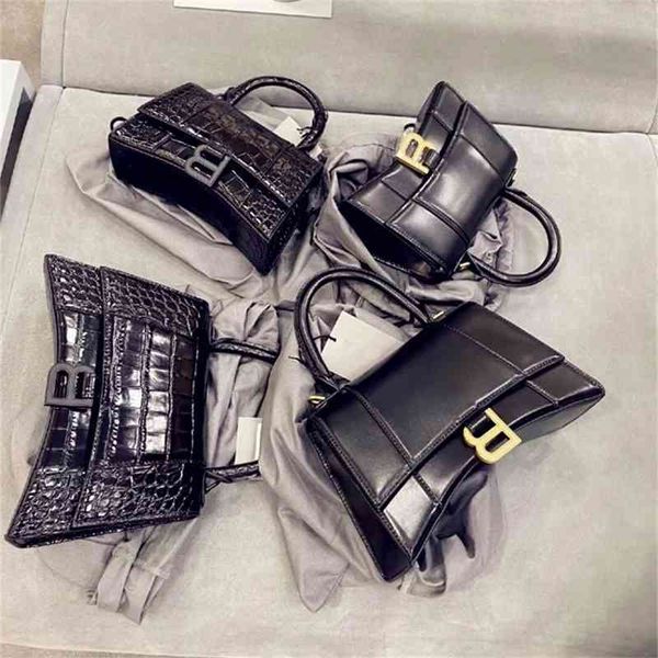 designer 2022 ltaly balencaigabag bag lisa same crocodile hourglass bag leather b-button single shoulder messenger portable bag women 6rxk
designer 2022 ltaly balencaigabag bag lisa same crocodile hourglass bag leather b-button single shoulder messenger portable bag women 6rxk