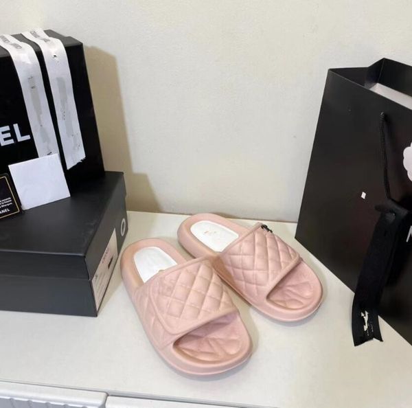 classic lingge couples slippers luxury designer women's outer wear sandals all-match flat bottom ladies slipper fashion brand female be, Black
classic lingge couples slippers luxury designer women's outer wear sandals all-match flat bottom ladies slipper fashion brand female be, Black
