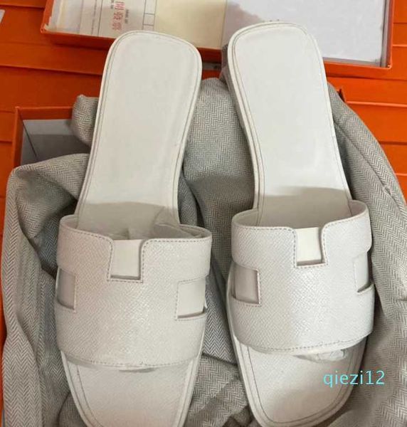 2022 women high heels flat slippers real leather black pink 22 colors summer fashion beach shoes large size with box
2022 women high heels flat slippers real leather black pink 22 colors summer fashion beach shoes large size with box